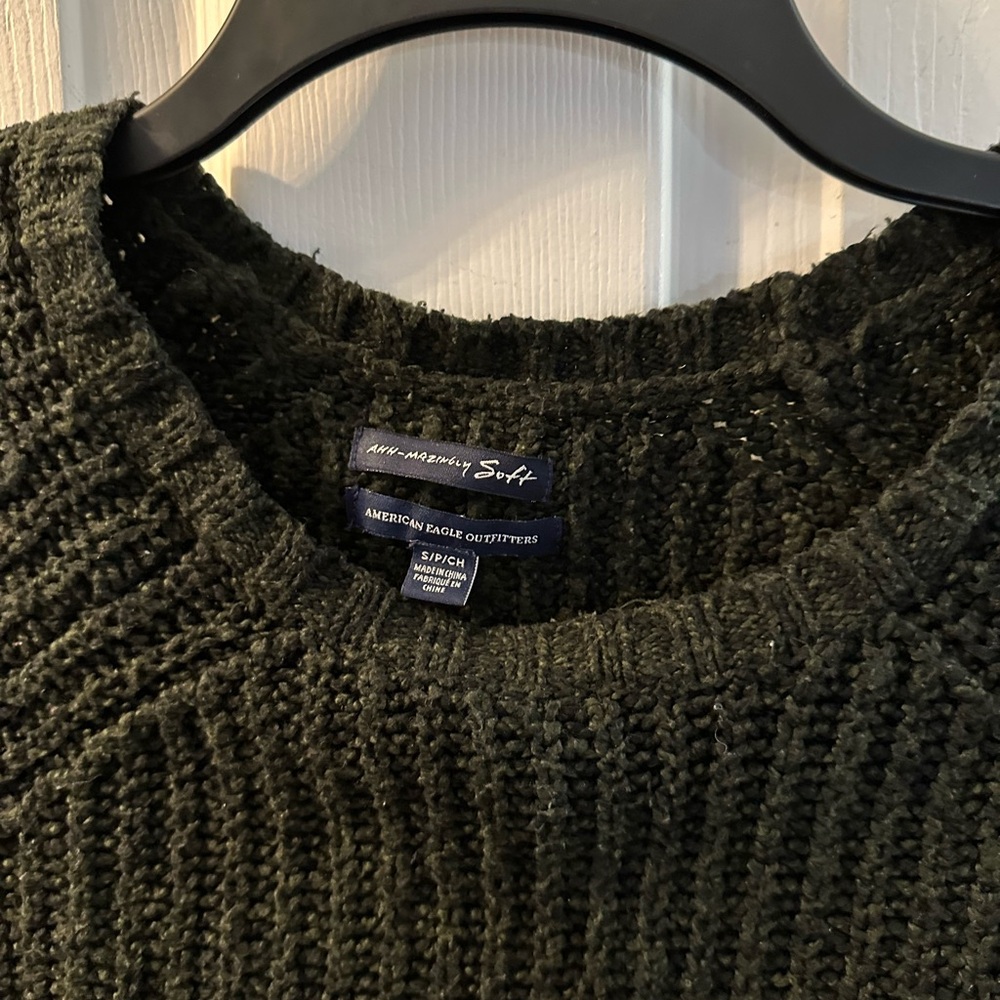 Green AE sweater - Picture 3 of 4